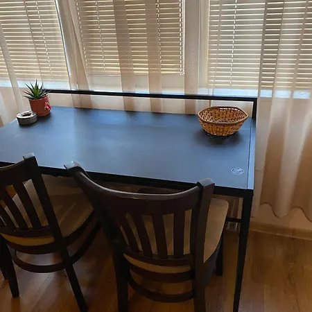 Cosy Private In Center Price