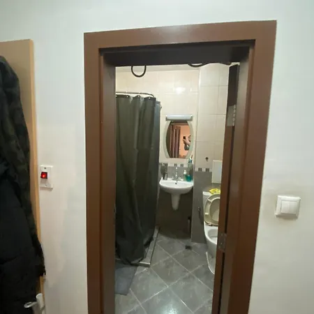 Cosy Private In Center Price